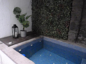 Pequeño alojamiento con Mini Piscina temperatura ambiente - WIFI Free